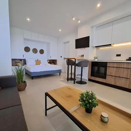 Aelios Petra Sea View 2 דירה אסגורו