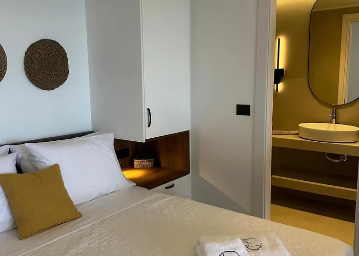 Aelios Petra Sea View Apartment 2 * Asgourou